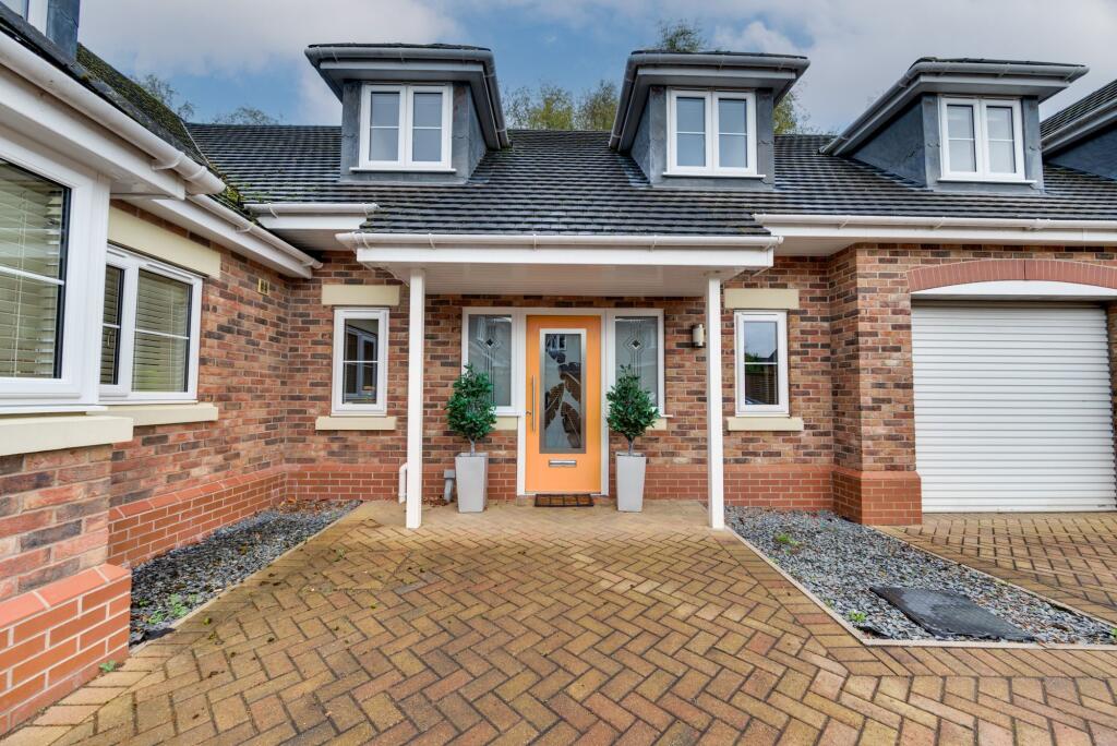 Rowan Place, Somerford, CW12 photo 4