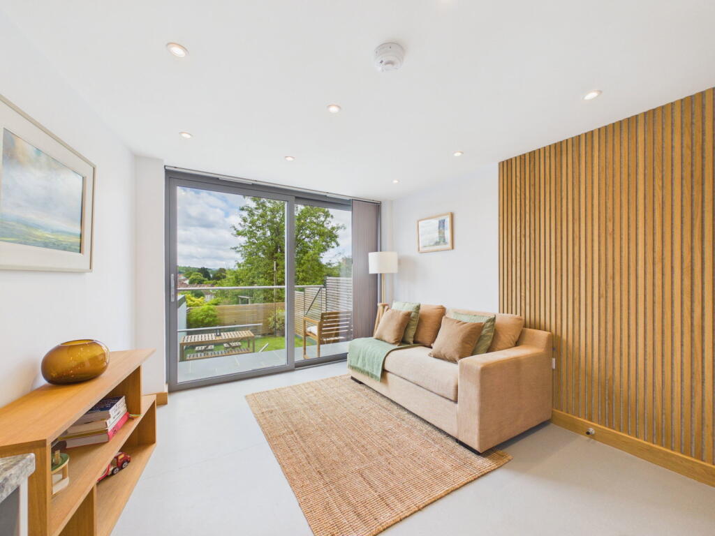 House in Bristol, Bedminster - More
