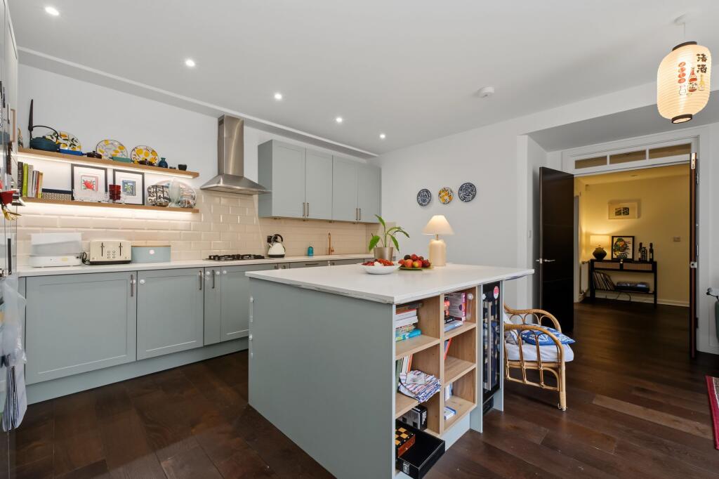 Apartment in London - View 5