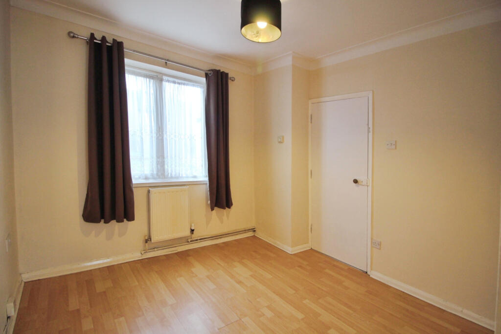 Arundel Close, London, E15 photo 4