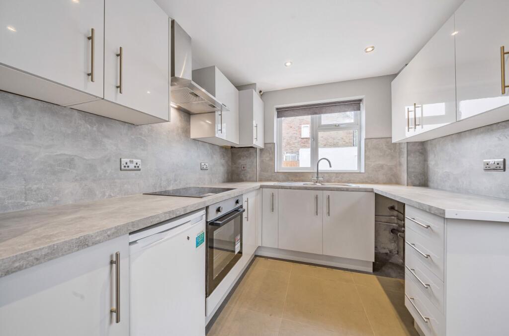 Main image of property: Priestwood Avenue, Bracknell, Berkshire, RG42