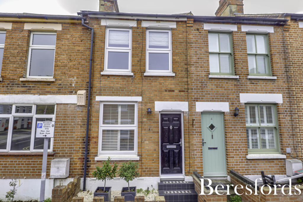 2-bed terraced on North Road Avenue, Brentwood, CM14, £400,000