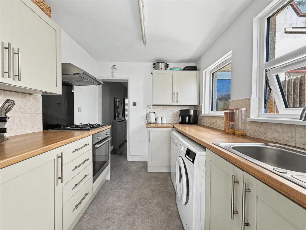 House in Gillingham, Medway - More