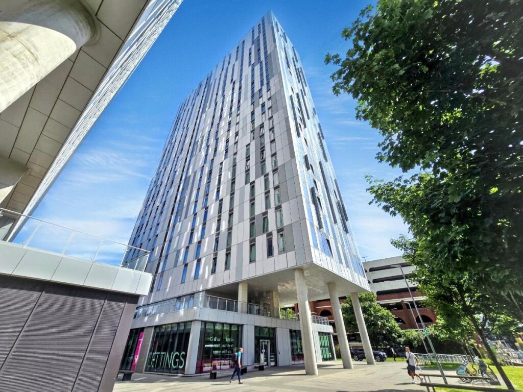 Main image of property: X1 Media City, Salford Quays