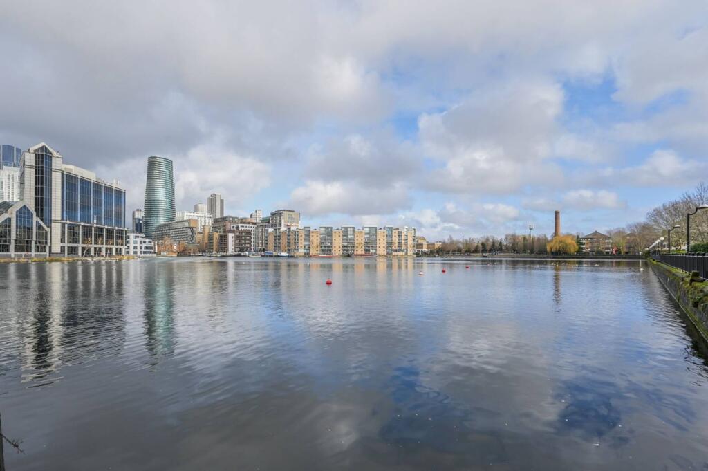 Wheat Sheaf Close, Isle Of Dogs, London, E14 photo 2
