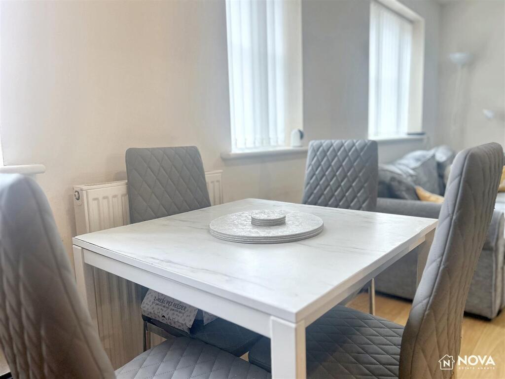 Apartment in Dunstable, Central Bedfordshire - View 5
