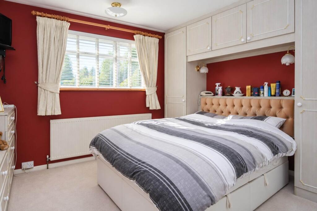 House in Tring, New Mill - More