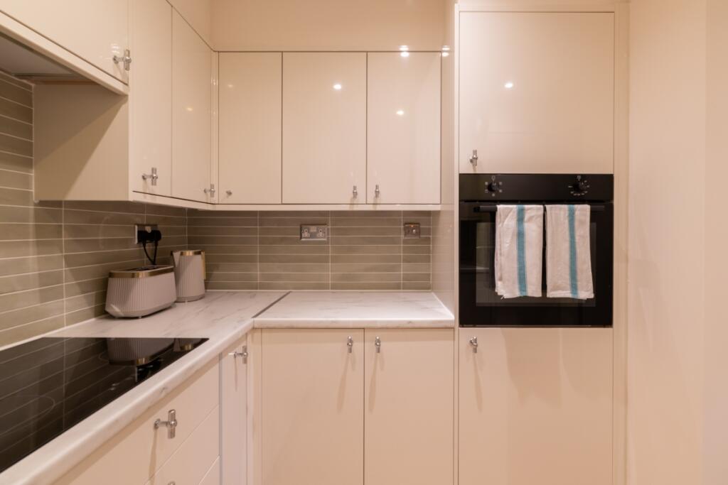 Apartment in London - View 5
