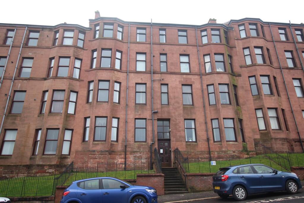 1-bed flat on Belville Street, Greenock, £35,000