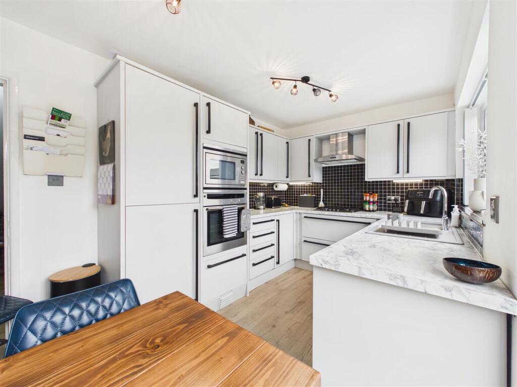 Ravensdale Road, Dronfield Woodhouse, Dronfield photo 4