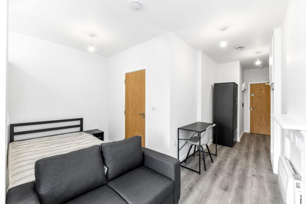 Main image of property: Long Row, Nottingham, NG1