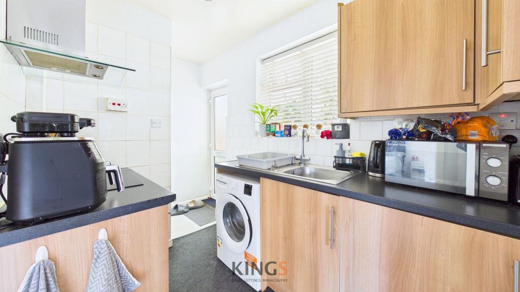 Apartment in St Albans - More