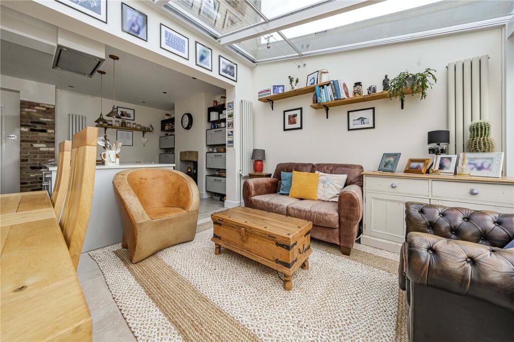House in London - View 6