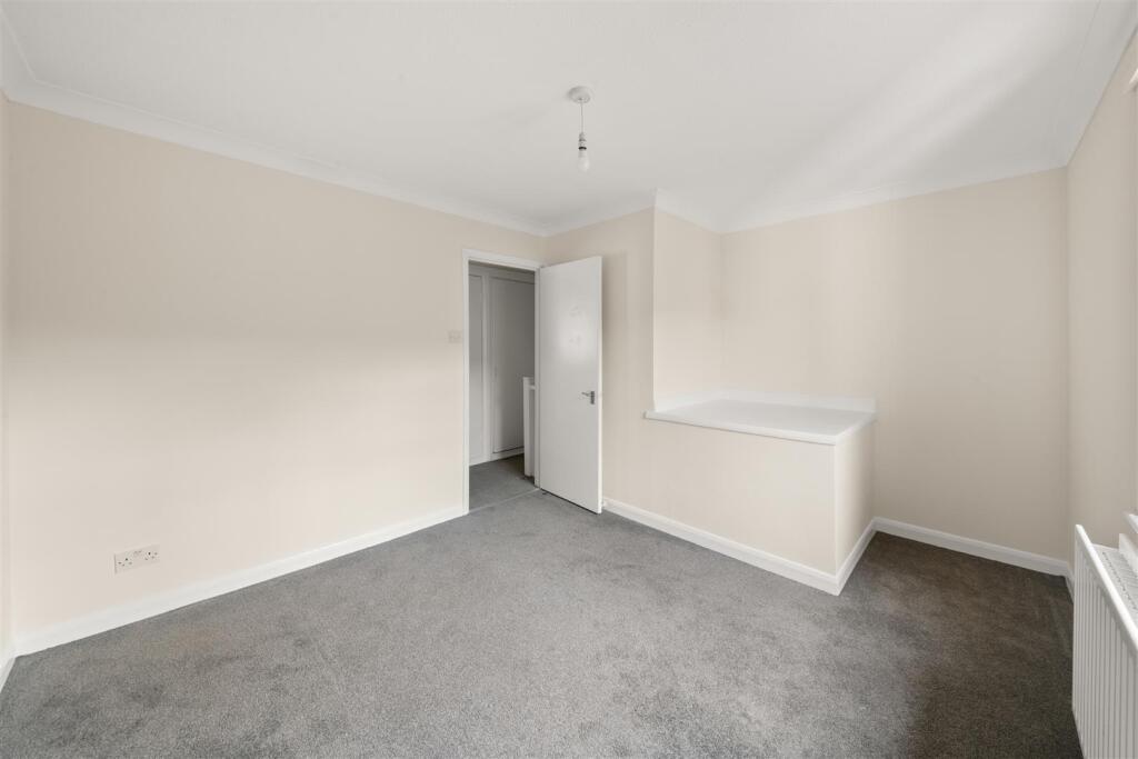 House in Twickenham - More