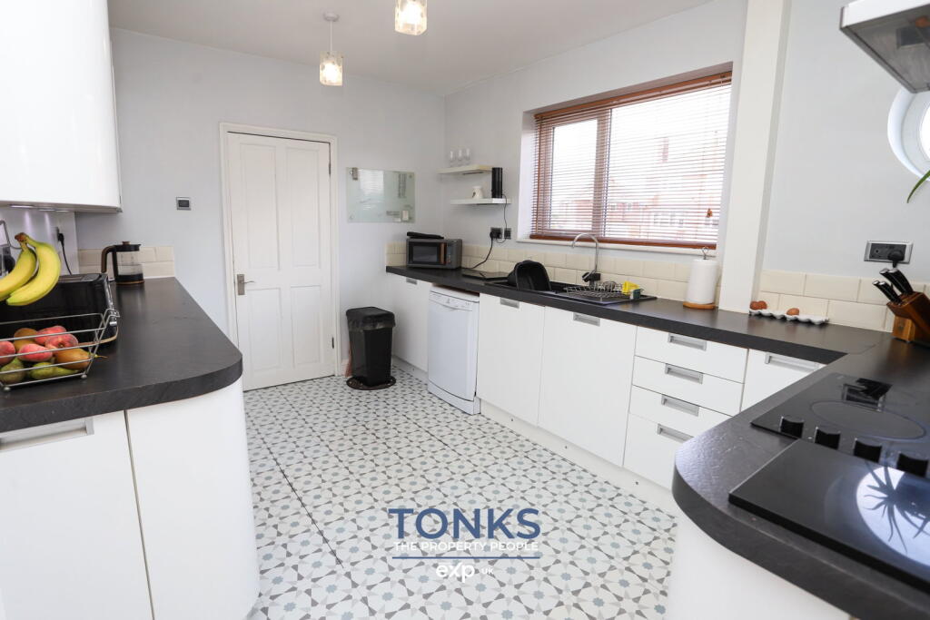 House in Dudley, West Midlands - View 3