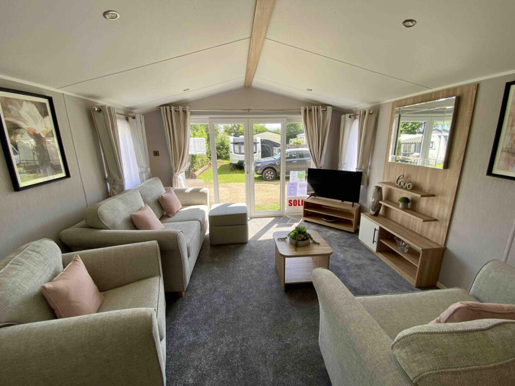 The Oaks Holiday Park, Chapel Road, IP10 photo 4