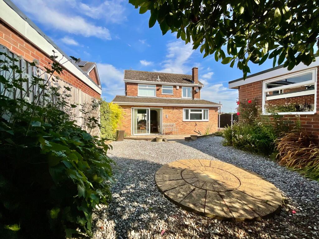 House in Stoke-on-Trent, Hanford - View 4