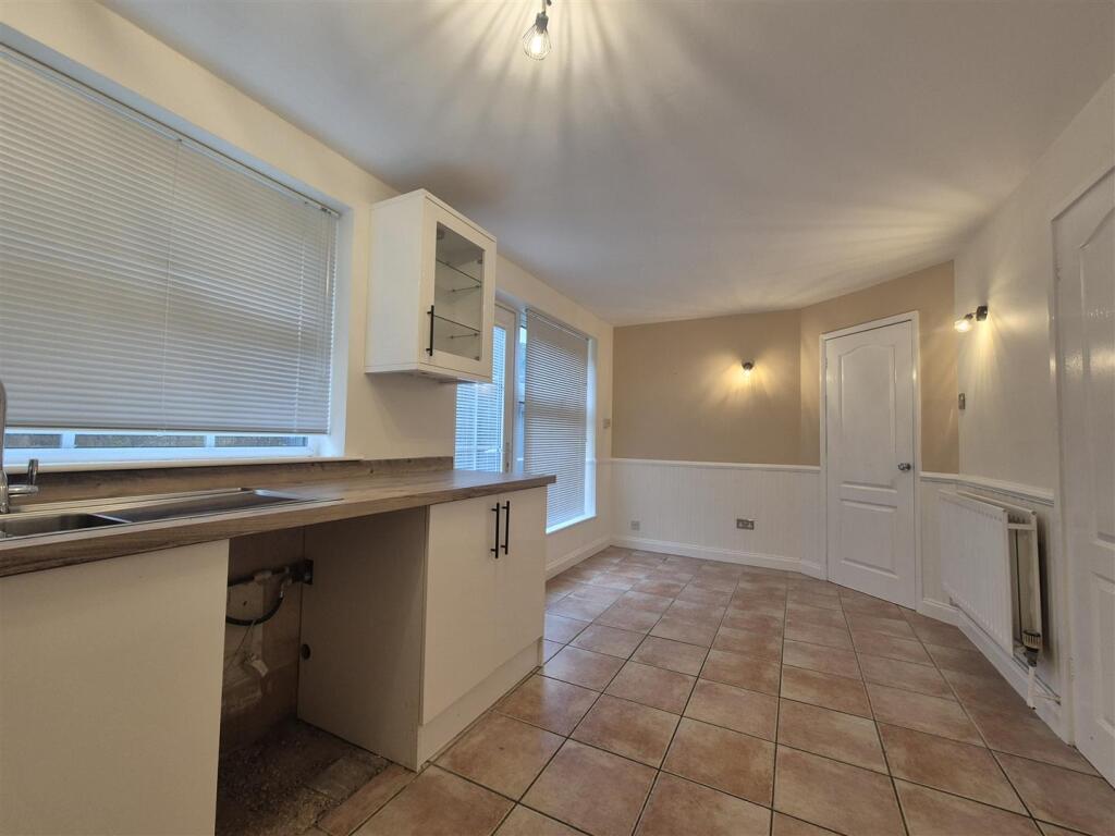 House in Dudley, West Midlands - View 3
