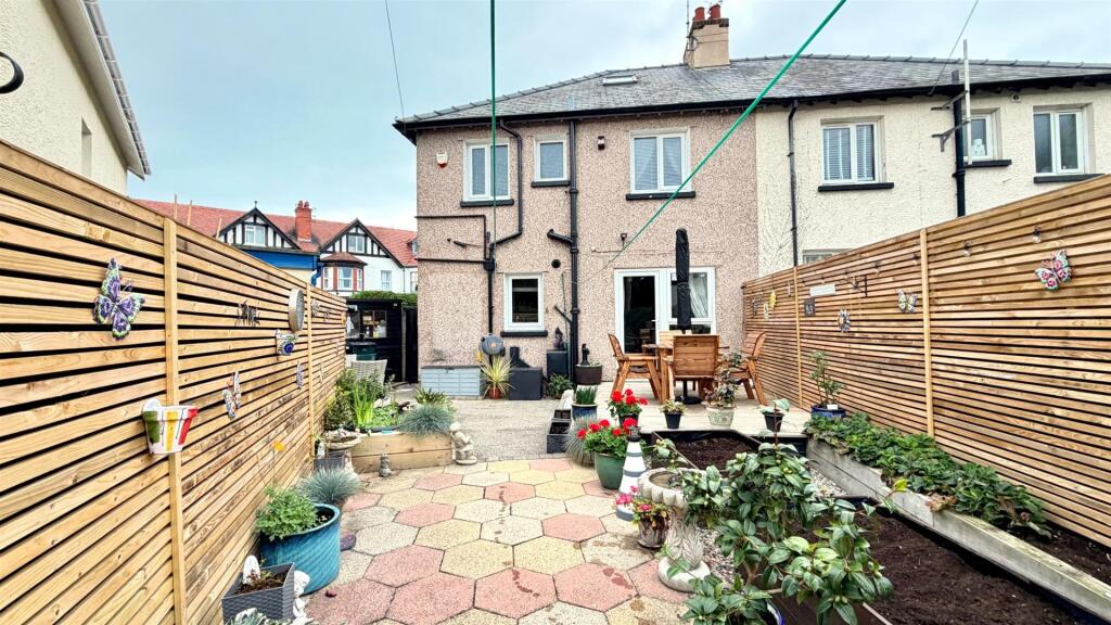 Howard Road, Llandudno photo 2