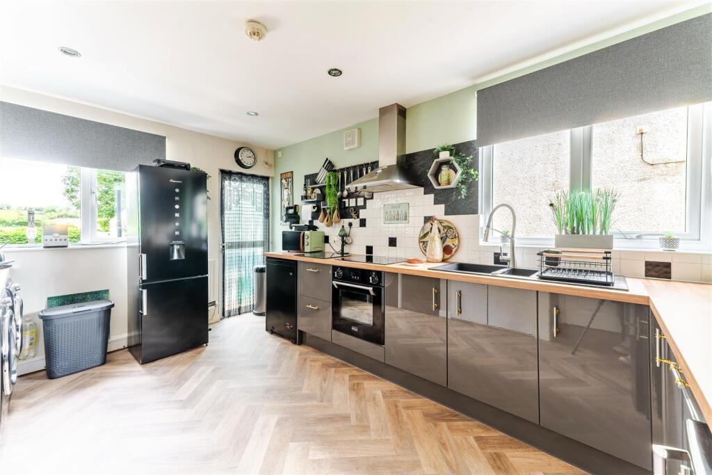 Versatile family home ideally situated on Downside Road photo 4