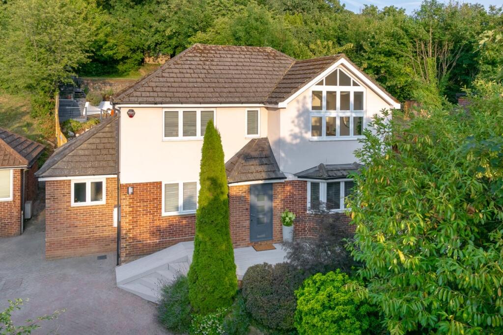Main image of property: Hemdean Road, Caversham, RG4