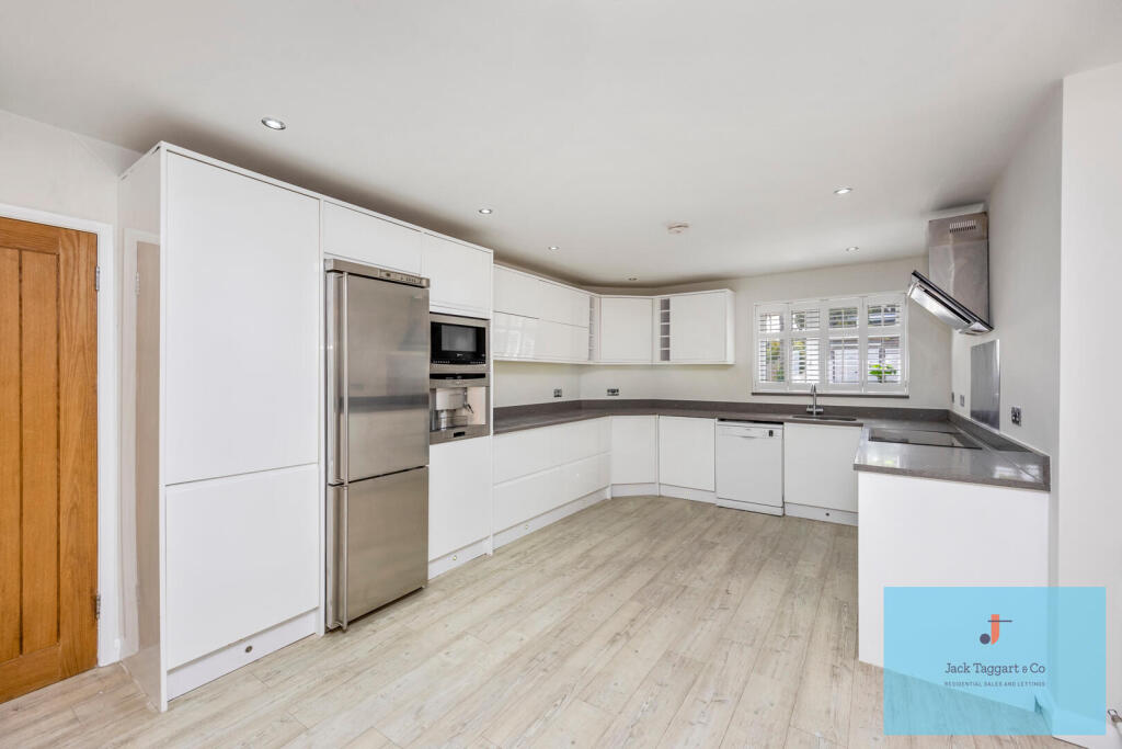House in Brighton, Patcham, Hollingbury - View 3