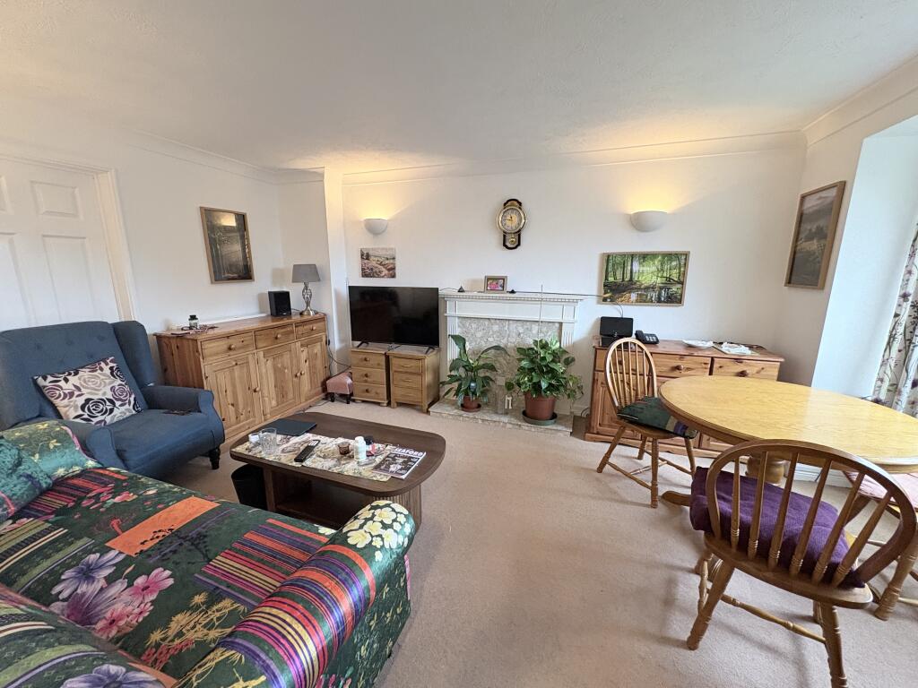 Eleanor Close, Seaford photo 2