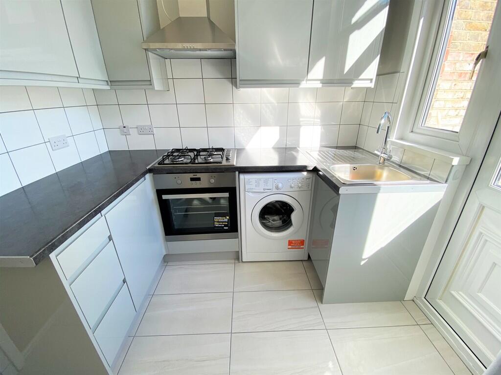 Apartment in London - More