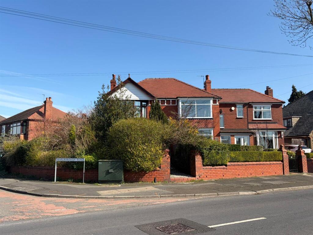 5-bed semi-detached on Knott Lane, Hyde, £460,000