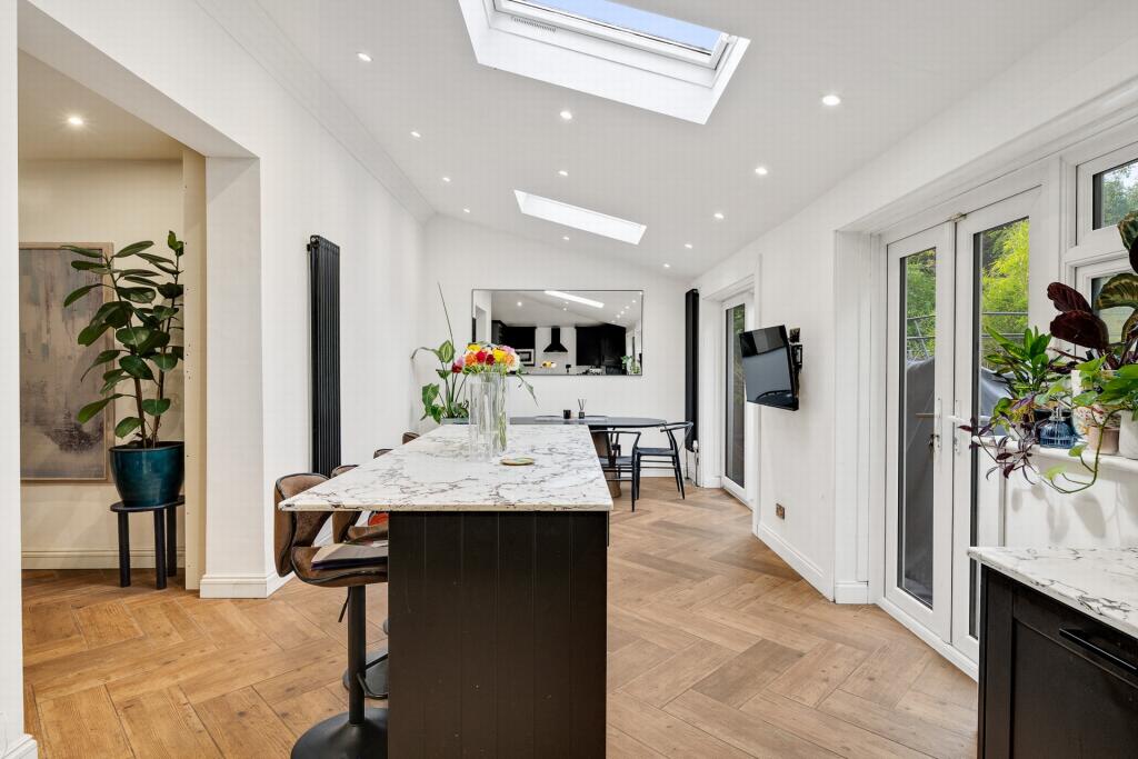 House in London - View 5