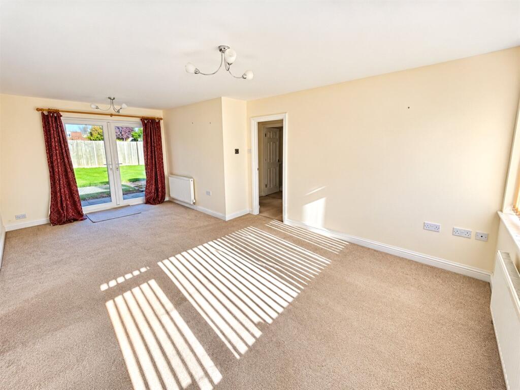 Kingsway, Bourne, Lincolnshire, PE10 photo 4