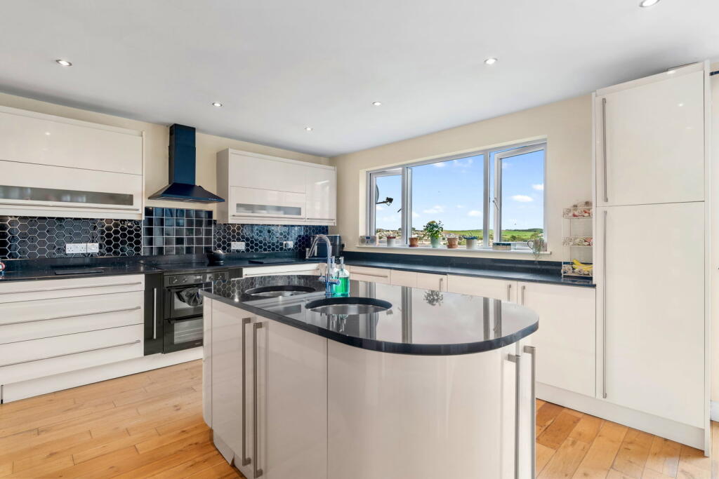 8, Valley View, Wadebridge, PL27 photo 3