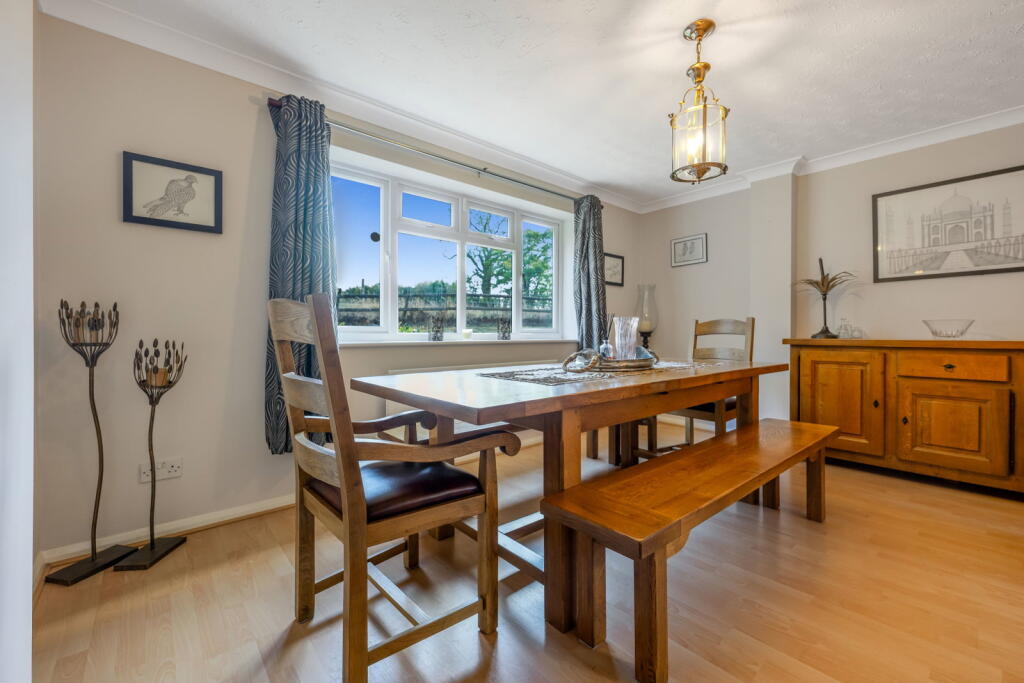 House in Luton, Great Billington - More