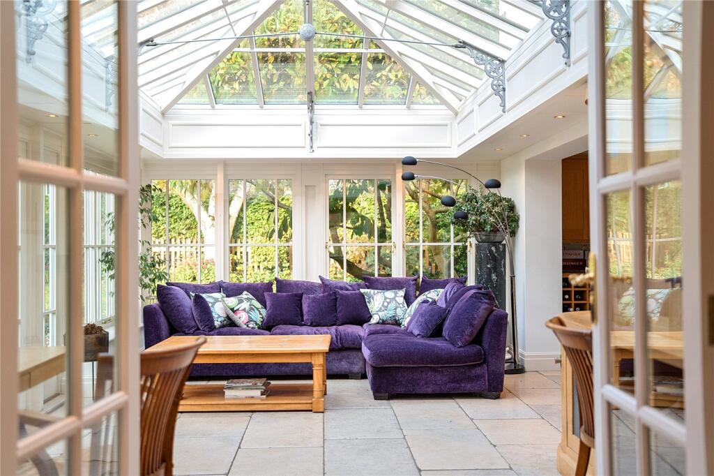 Oatlands Drive, Harrogate, North Yorkshire, HG2 photo 4