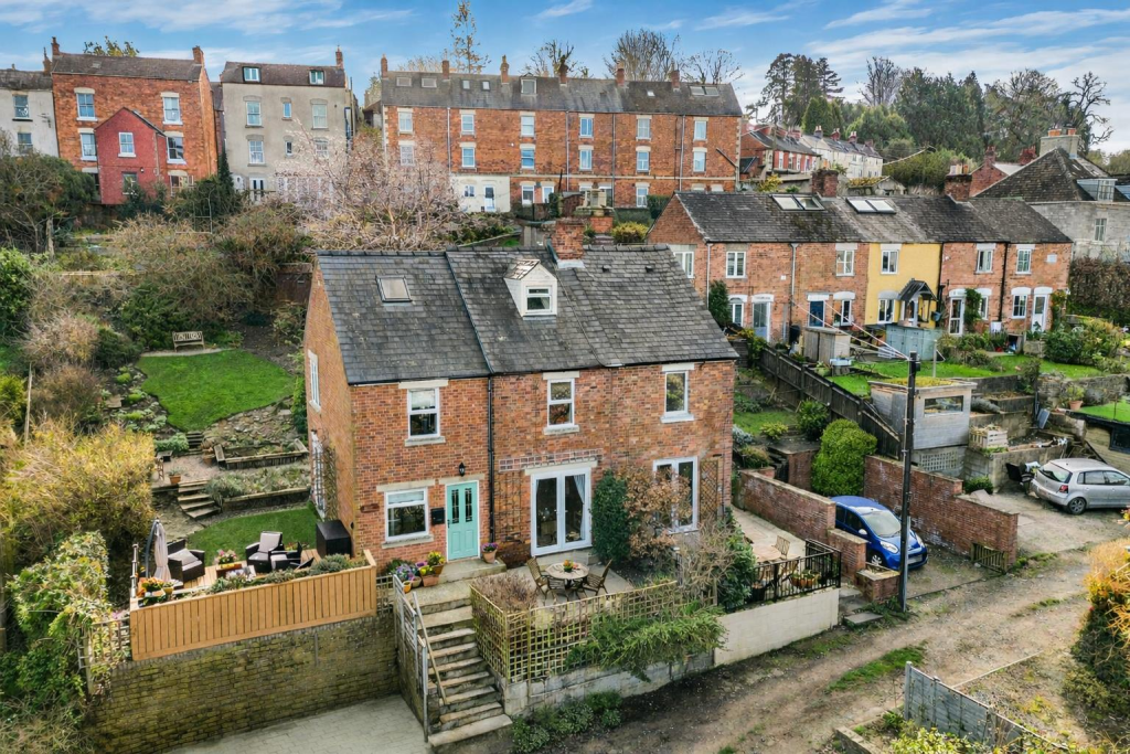 Main image of property: Spillmans Pitch, Stroud