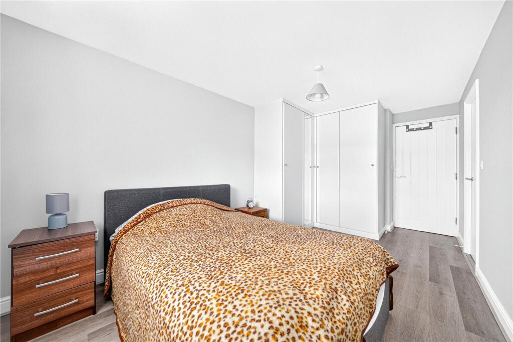 Apartment in London, Friday Hill, Chingford - View 4