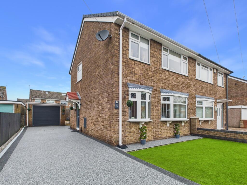 3-bed semi-detached on Moor Green, Hull, HU4 7SS, £225,000