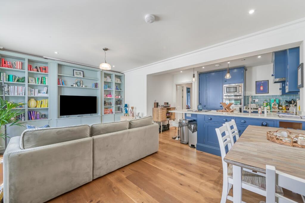 Main image of property: Grafton Square, London, SW4