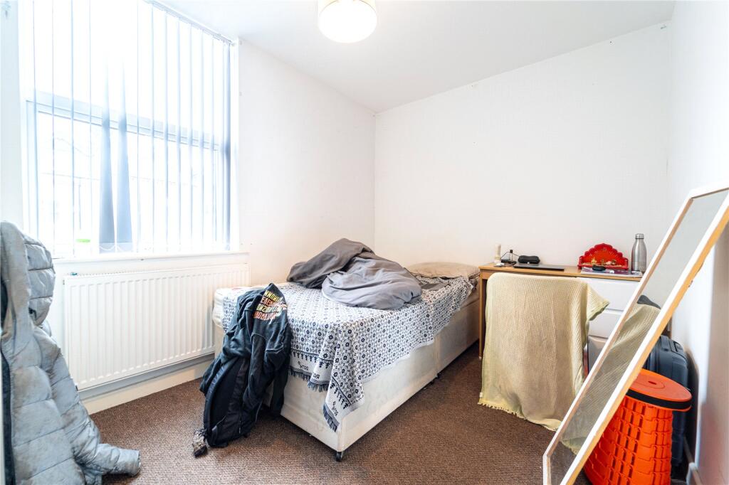 6 bedroom house for rent