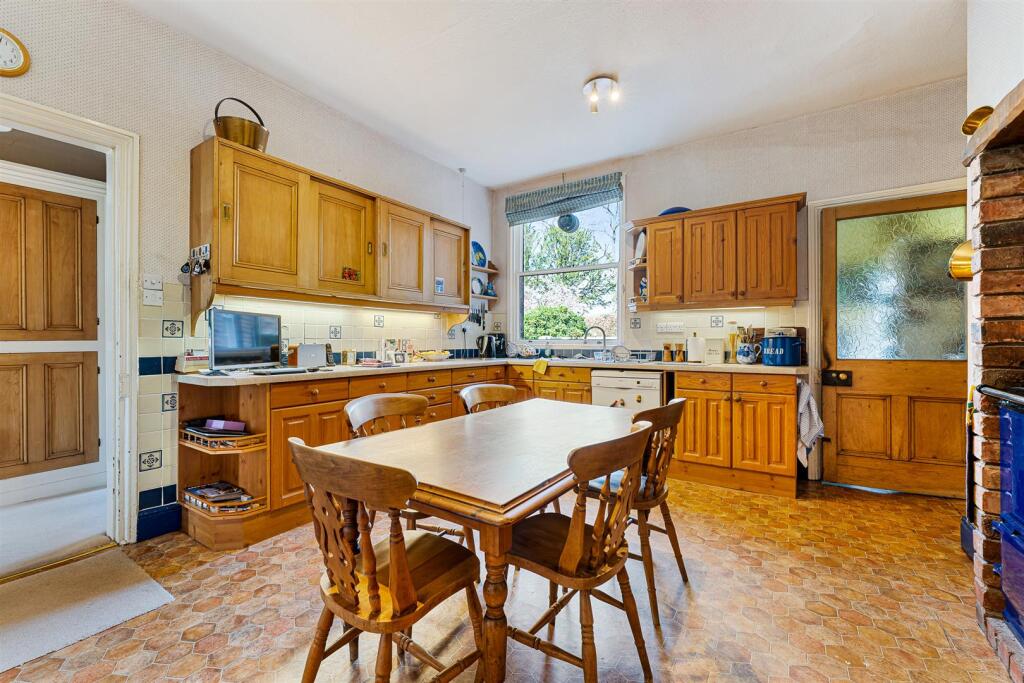 Brook Lane, Alderley Edge photo 4