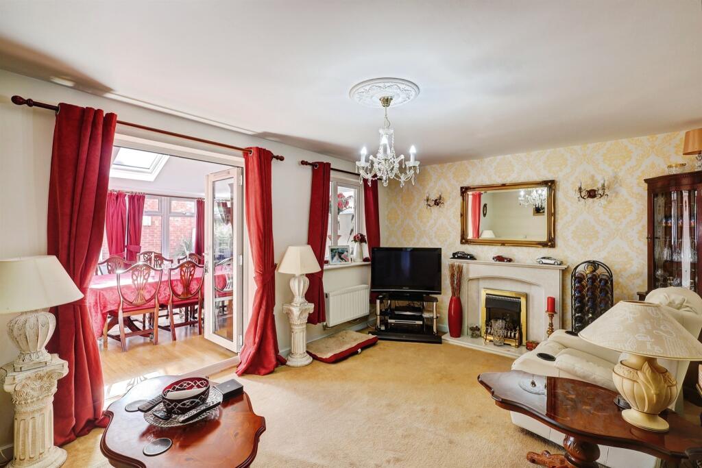 House in Rushden, North Northamptonshire - View 3