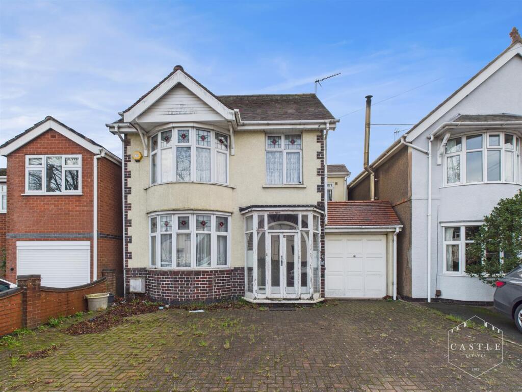 5-bed detached on Westfield Road, Hinckley, £325,000