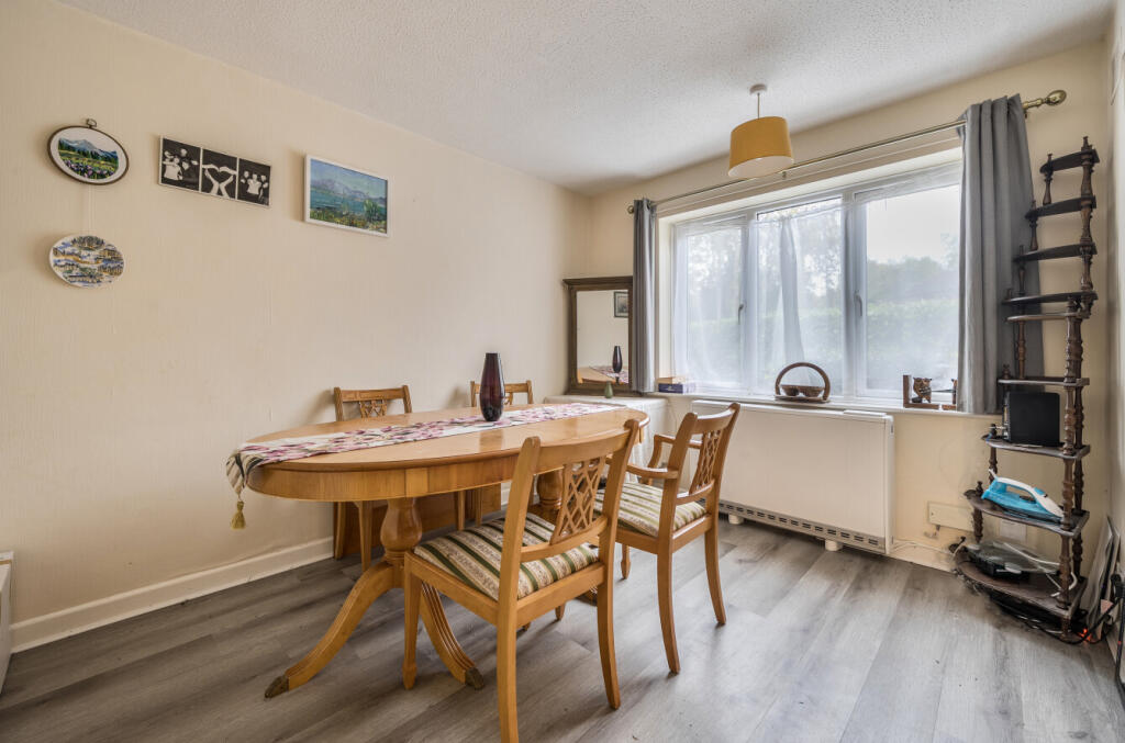 Challenor Close, Abingdon, Oxfordshire photo 4