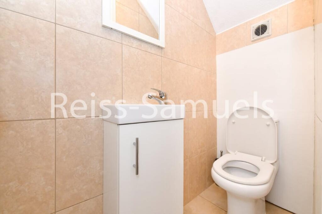 5 bedroom town house for rent