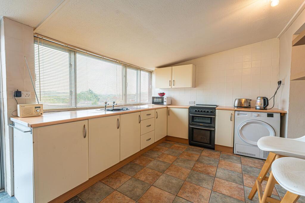 House in Newport - View 5
