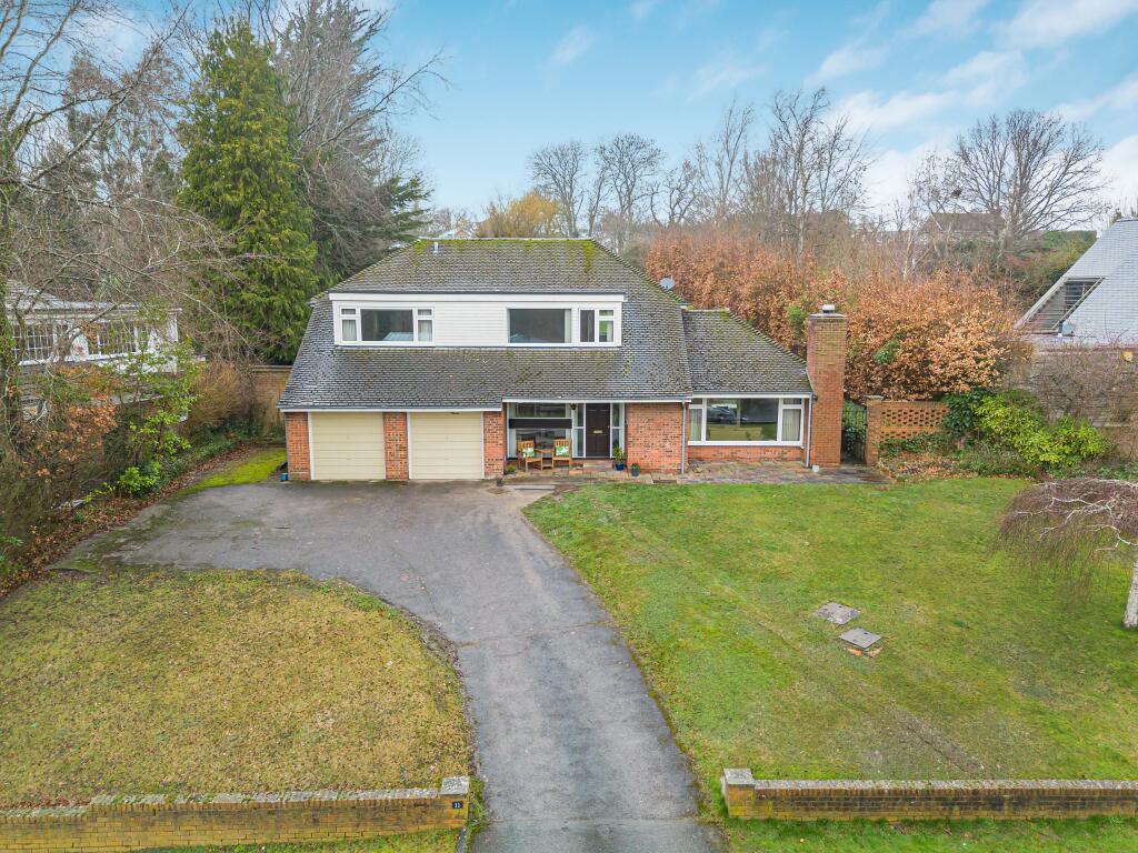 Main image of property: Silverthorn Drive, Hemel Hempstead, HP3