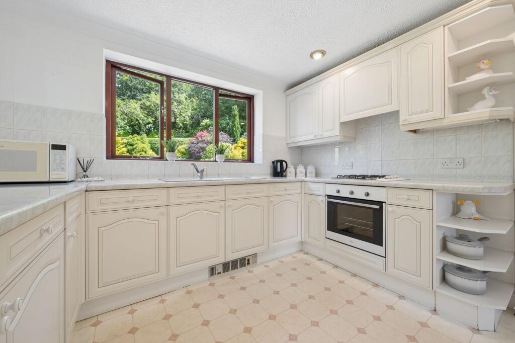 Hill Bank Close, Halliwell photo 4