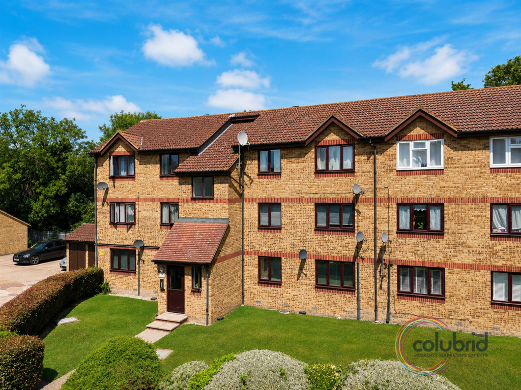 Main image of property: Hayes Close, Grays