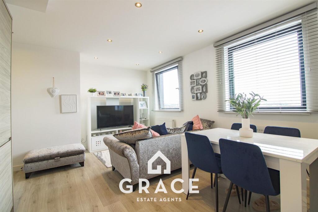 Apartment in Ipswich, Stoke - View 4