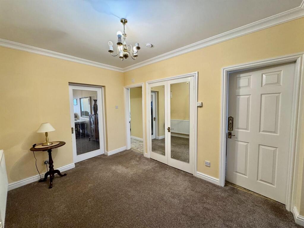 The Willows, Clifton Drive, Lytham photo 4